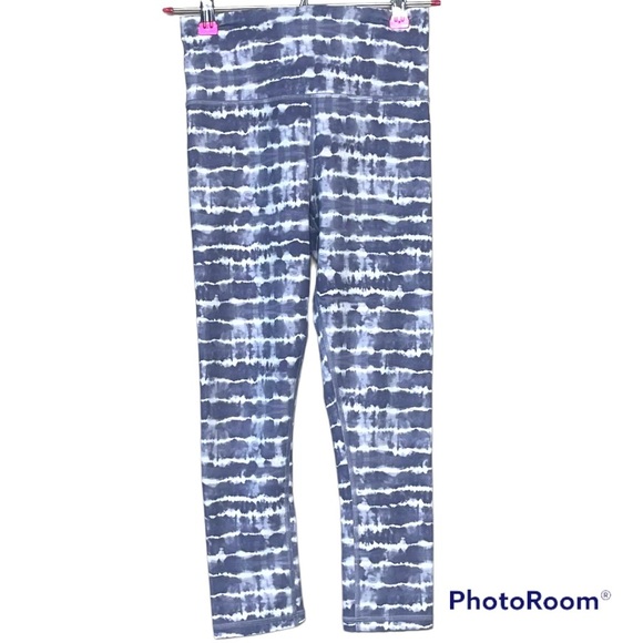 Athleta Elation Printed Capri Tight, Tahiti Muted Lilac - Picture 2 of 5